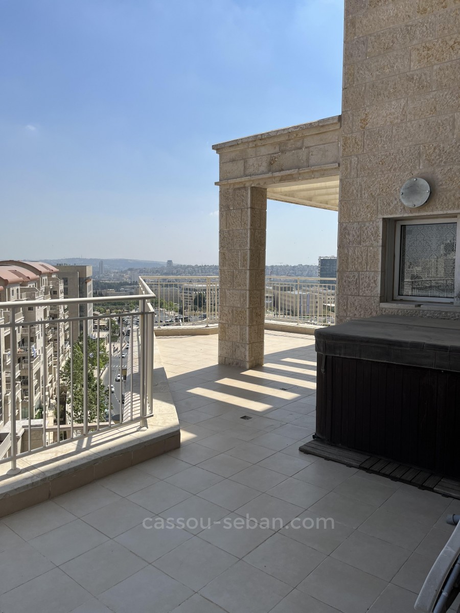 Penthouse 5 Rooms Jerusalem Kiryat haleum 144-IBL-440