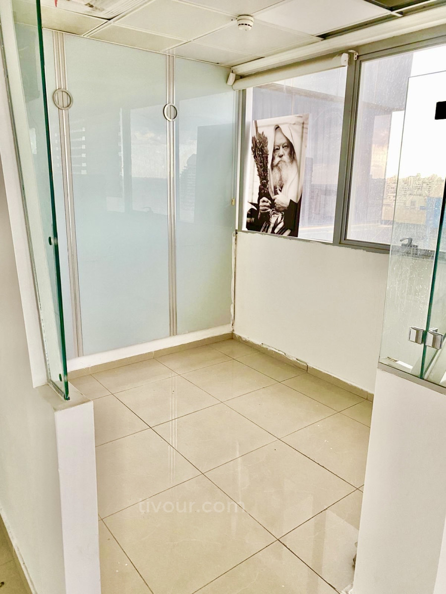 Offices 3 Rooms Ashdod City 210-IBL-2013