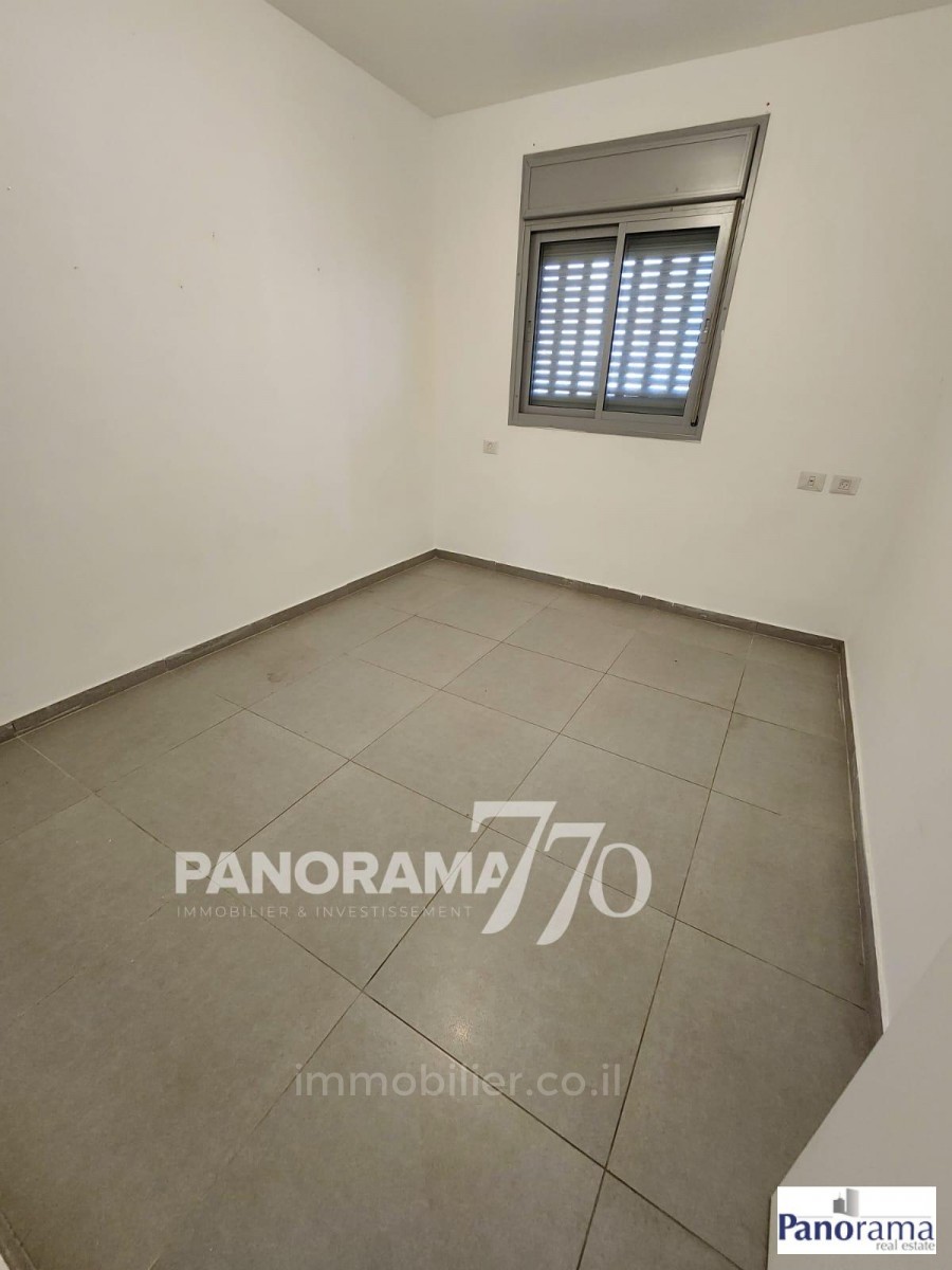 Apartment 4 Rooms Netivot Maarav 233-IBL-1329