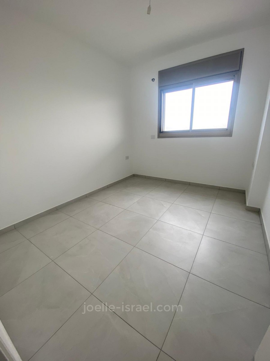 Apartment 4 Rooms Netanya Kikar 316-IBL-1475