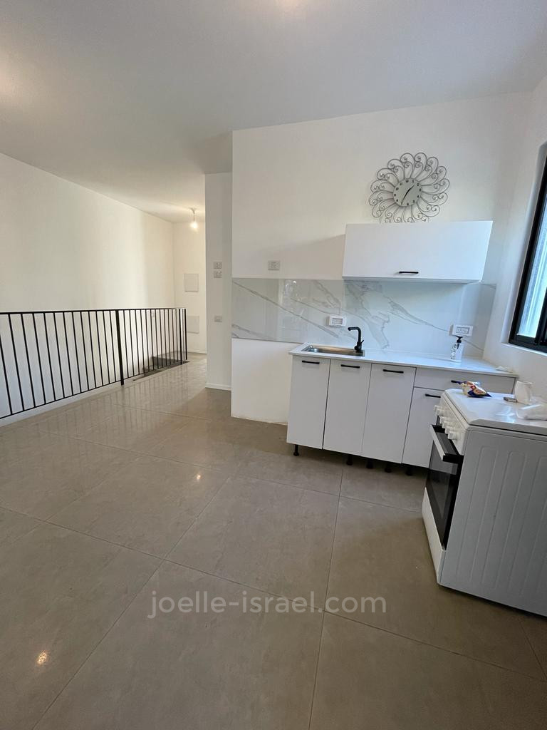 Villa 5 Rooms Netanya Kiriat Hasharon 316-IBL-1573