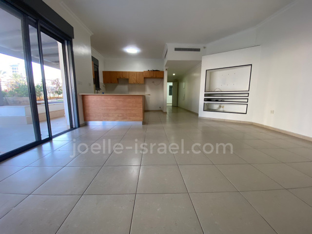 For sale Ground floor Netanya