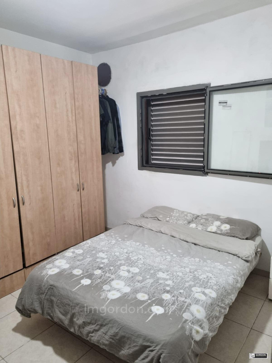 Apartment 3 Rooms Tel Aviv Montifiory 357-IBL-1491