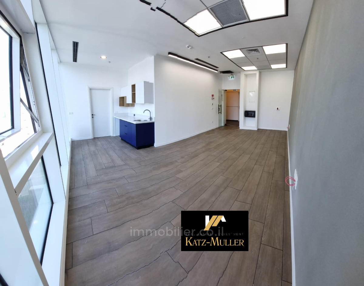 Offices 1.5 Rooms Netanya City center 478-IBL-358