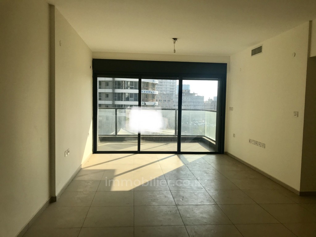 Apartment 4 Rooms Tel Aviv Sarona 488-IBL-5