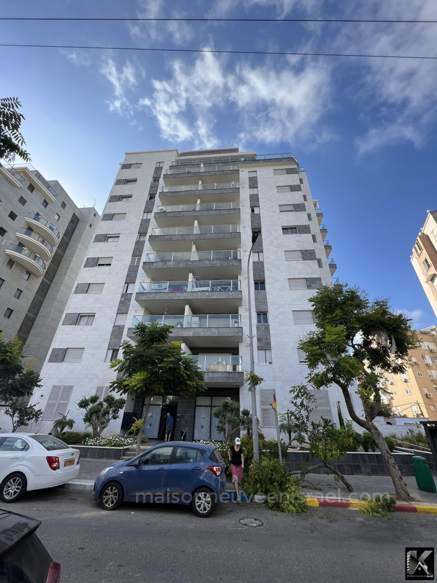 Apartment 3 Rooms Netanya Kikar 513-IBL-127
