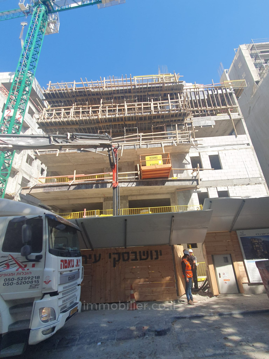 Ground floor 5 Rooms Tel Aviv Kikar Hamedina 574-IBL-1