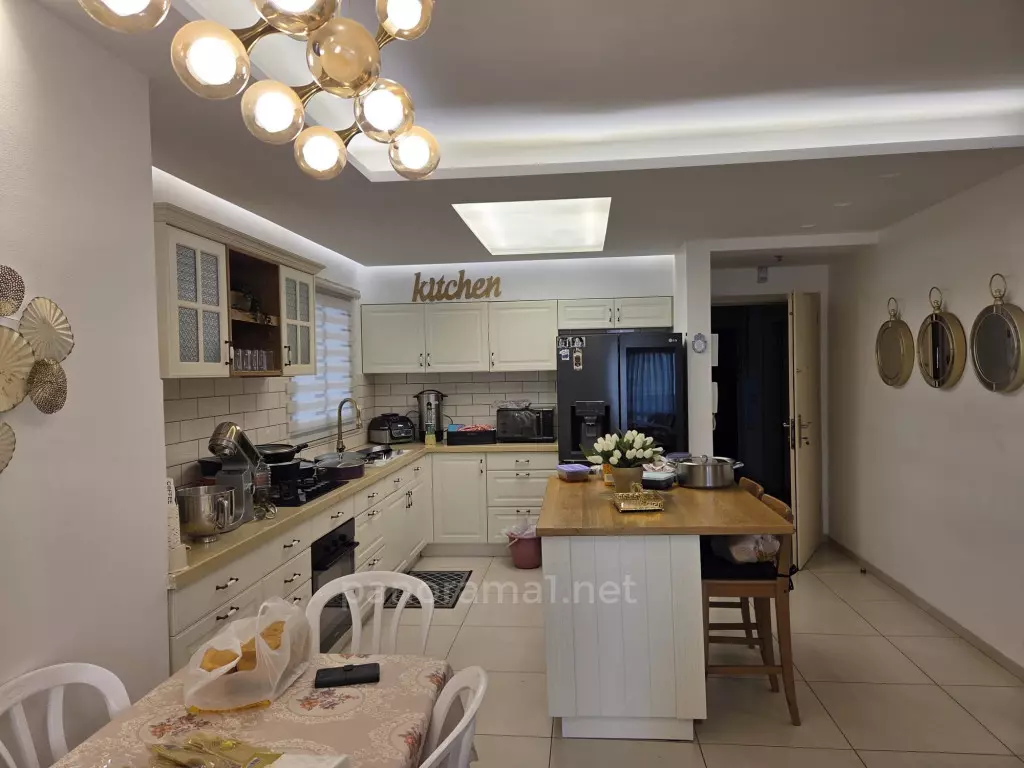 Very well maintained, with cellar