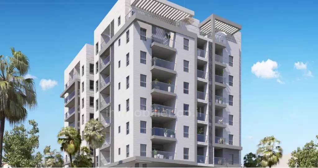 With terrace, in beautiful building, city center, sea-facing balcony, great location, high floor with view, close to the sea, sea view, not to be missed! Pleasant, well-designed, bright, in new building, new, beautiful apartment, great deal, excellent orientations