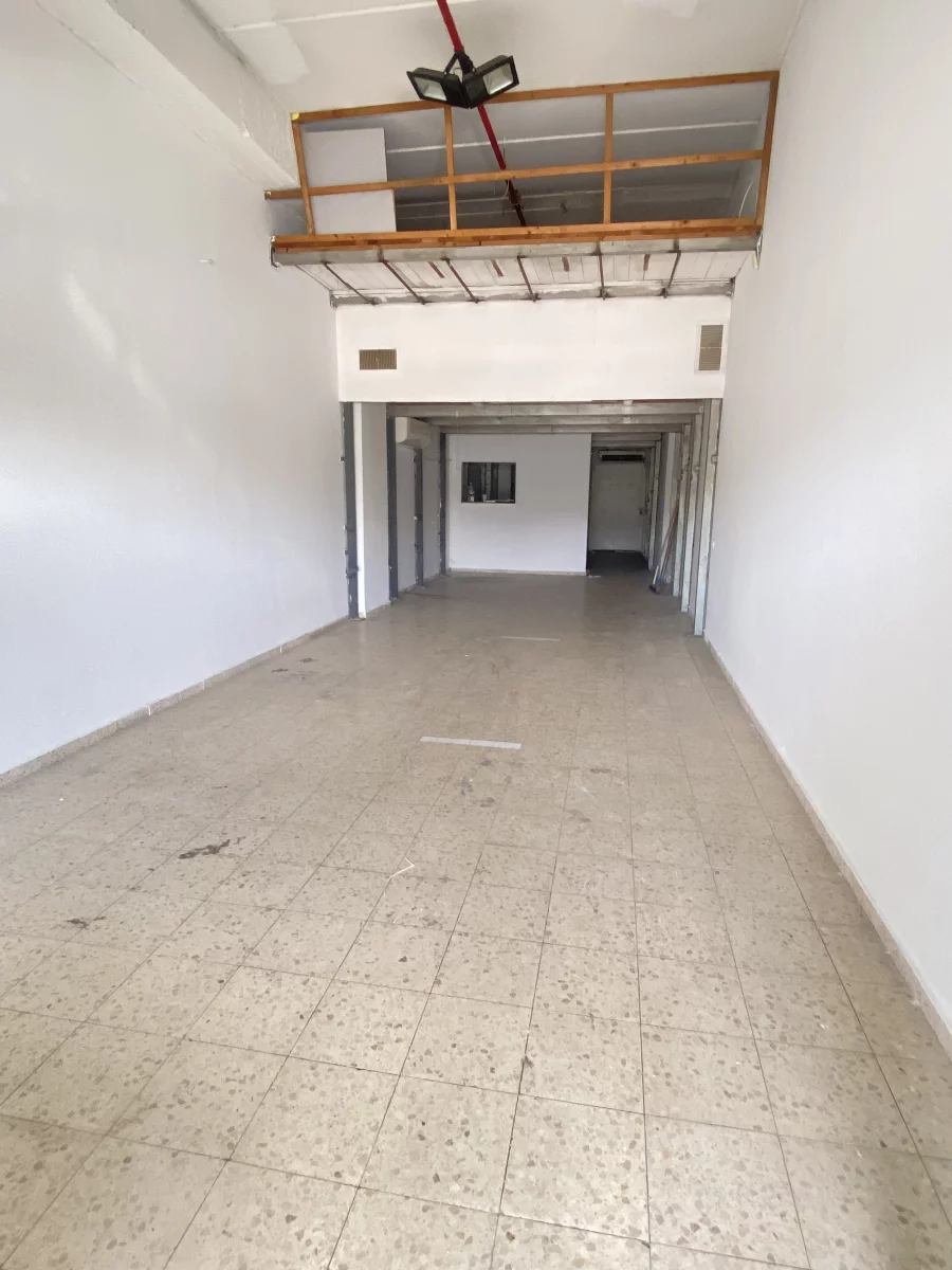 Large commercial space for rent, close to all amenities and train station, Het, Ashdod