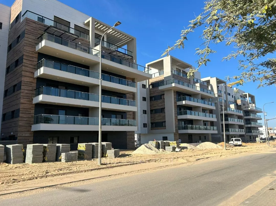Beau 4 pièces neuf jamais habité avec belle vue dégagée en face du parc