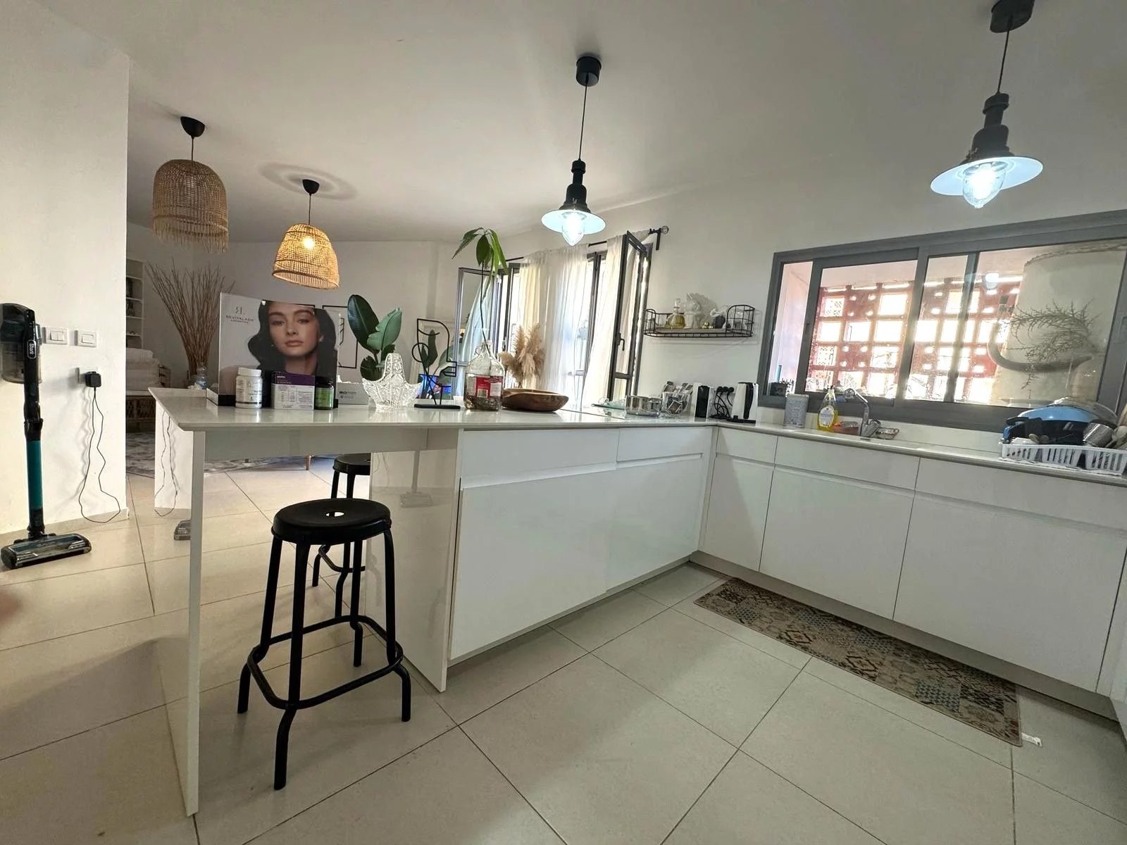 Bright 3-Room Apartment with Parking in North Jaffa