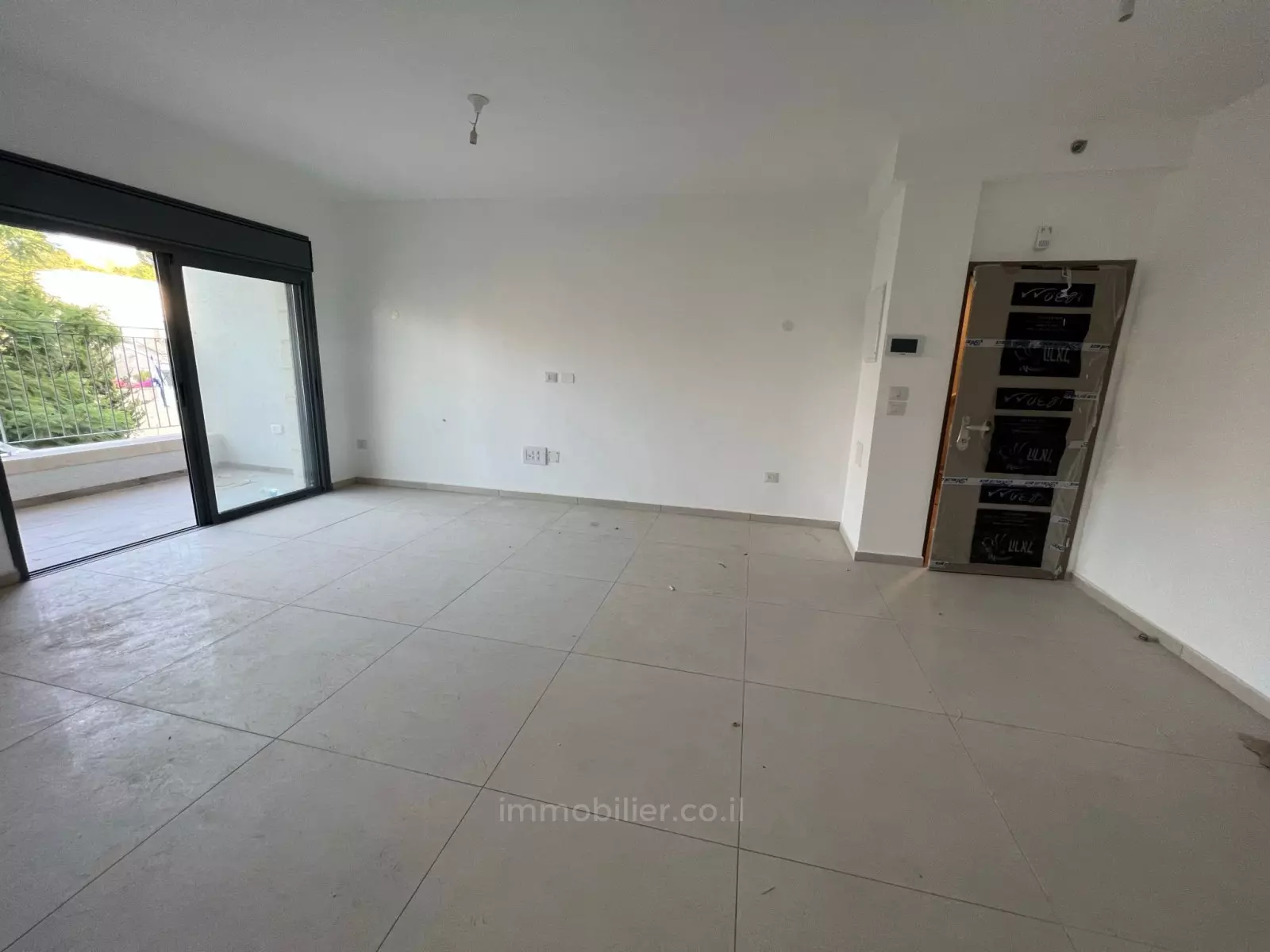 Apartment 4 Rooms Jerusalem Mochava Germanit 1-IBL-2853