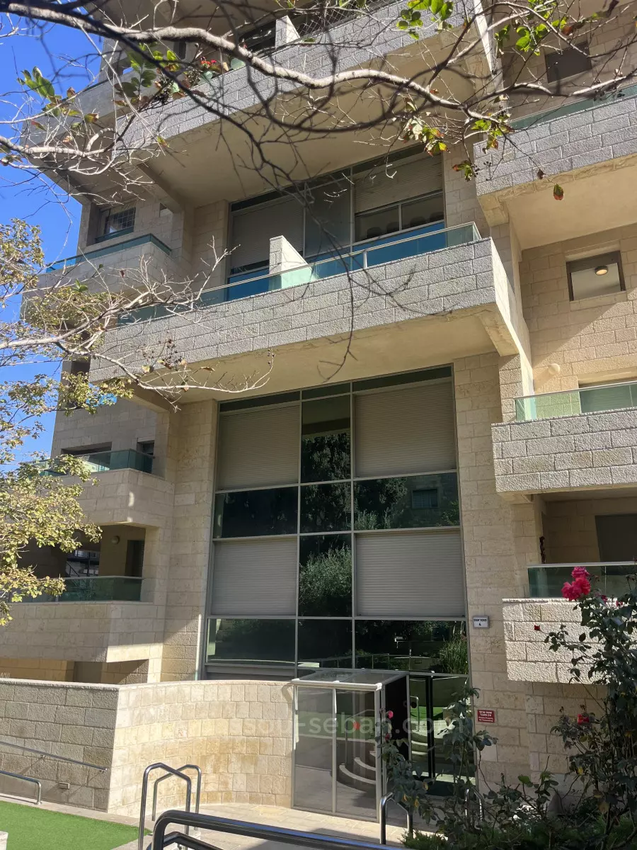 Apartment 4 rooms Jerusalem City center 144-IBL-601