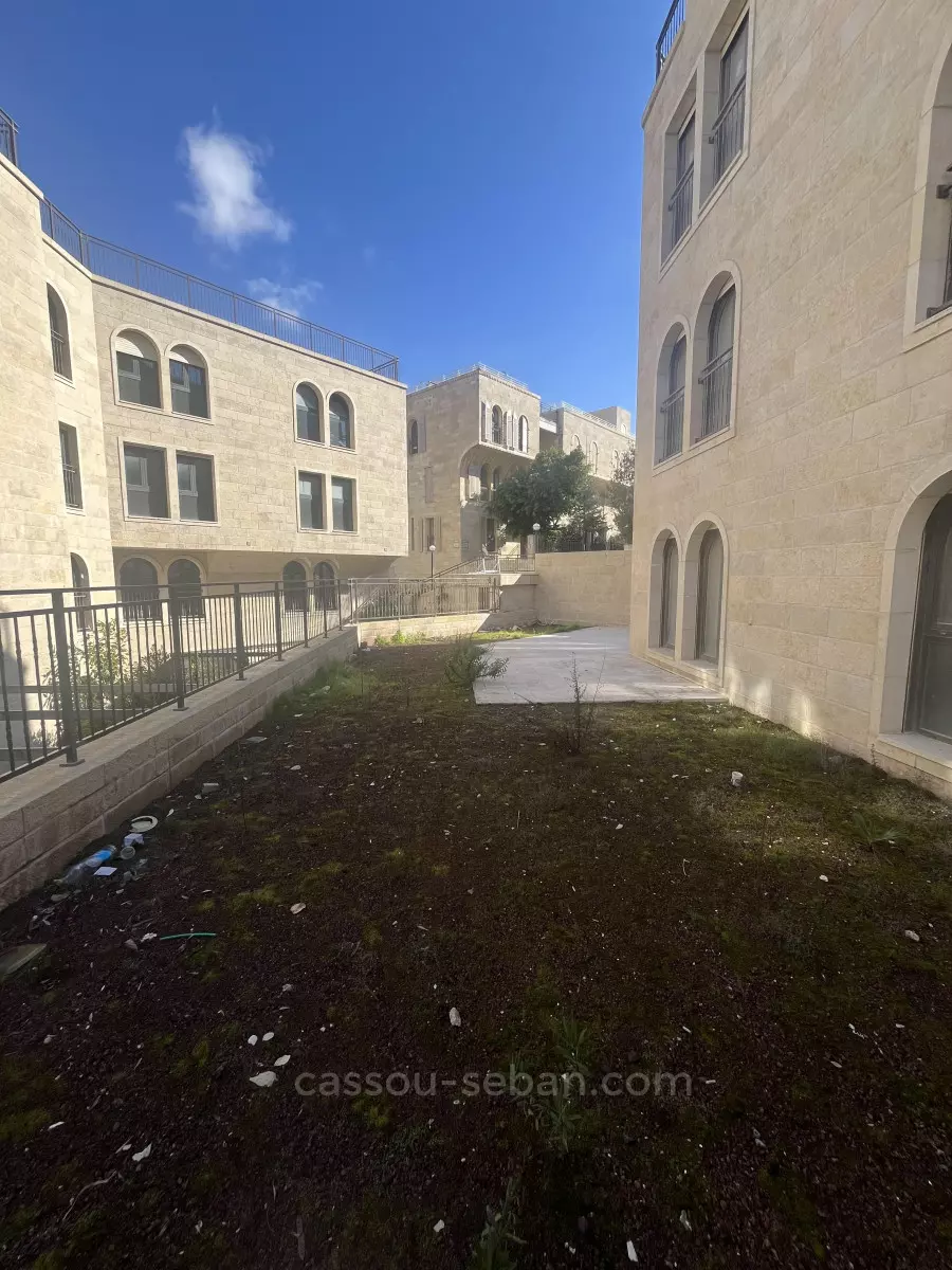 Duplex 6 rooms Jerusalem Mamila 144-IBL-633