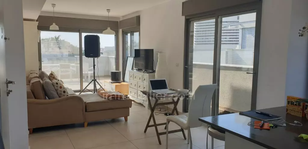 Duplex 4 rooms Tel Aviv quarter of the sea 175-IBL-2560