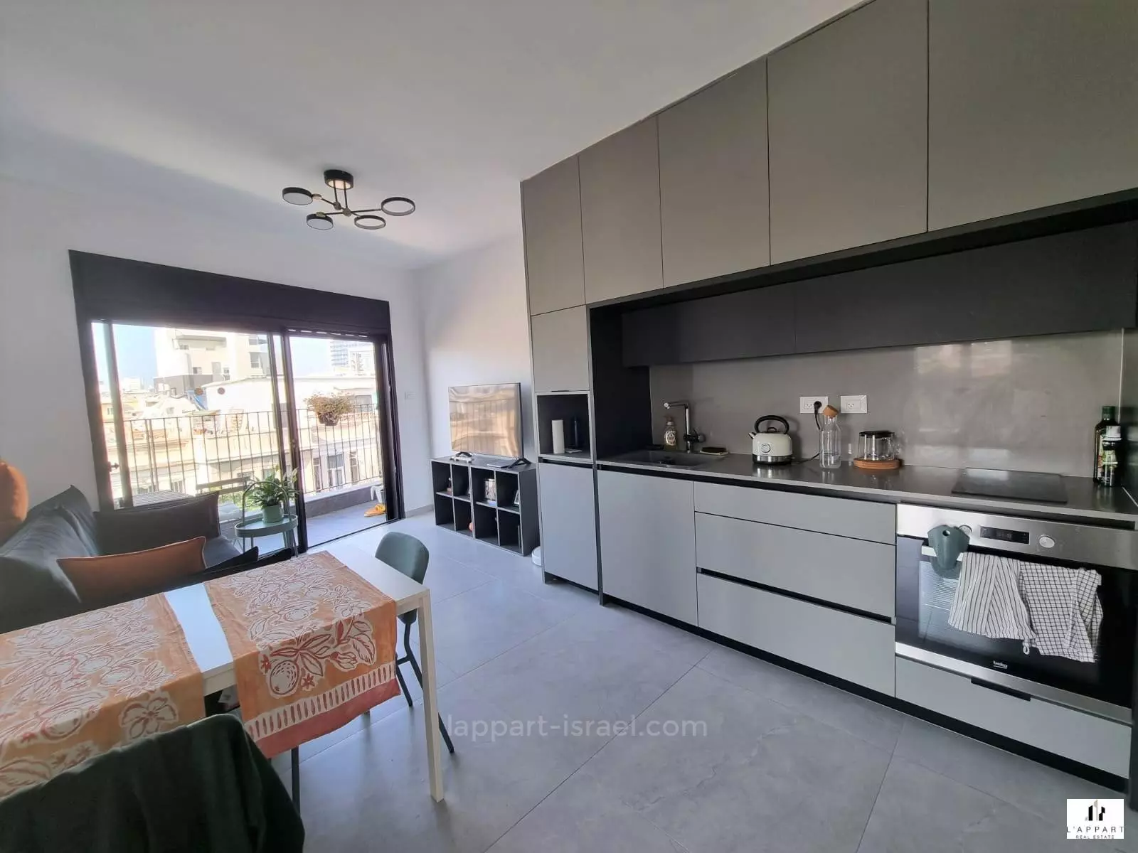 Apartment 3 rooms Tel Aviv Florentine 175-IBL-3091