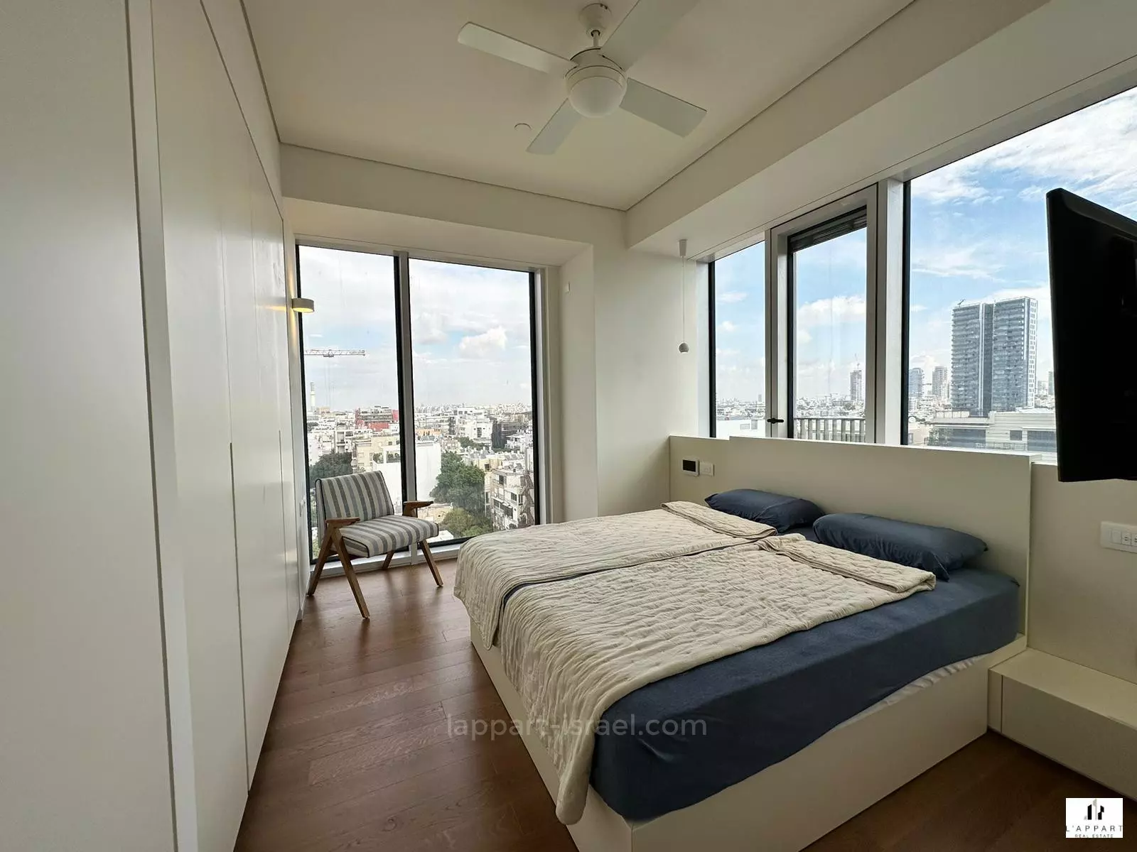 Apartment 4 rooms Tel Aviv quarter of the sea 175-IBL-3096