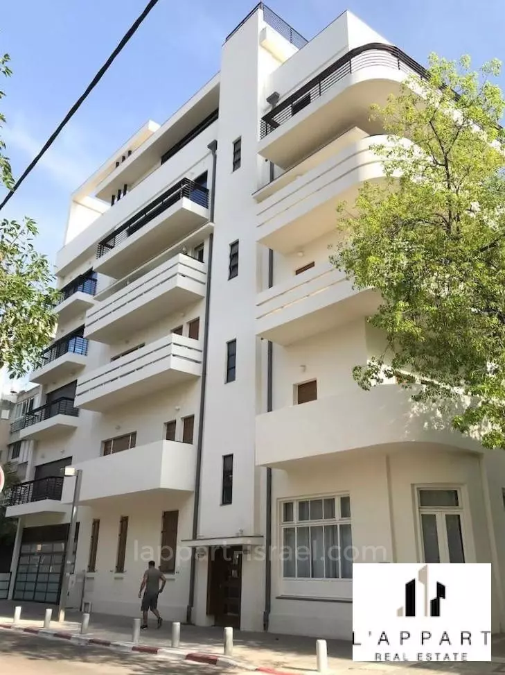 Apartment 4 Rooms Tel Aviv Lev Tel-Aviv 175-IBL-3117