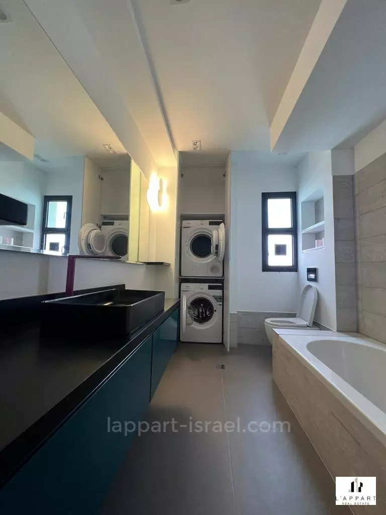 Apartment 4 Rooms Tel Aviv Lev Tel-Aviv 175-IBL-3117