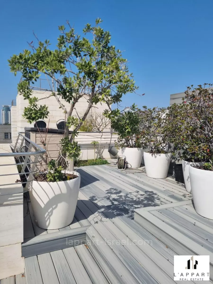 Penthouse 4 rooms Tel Aviv Lev Tel-Aviv 175-IBL-3156