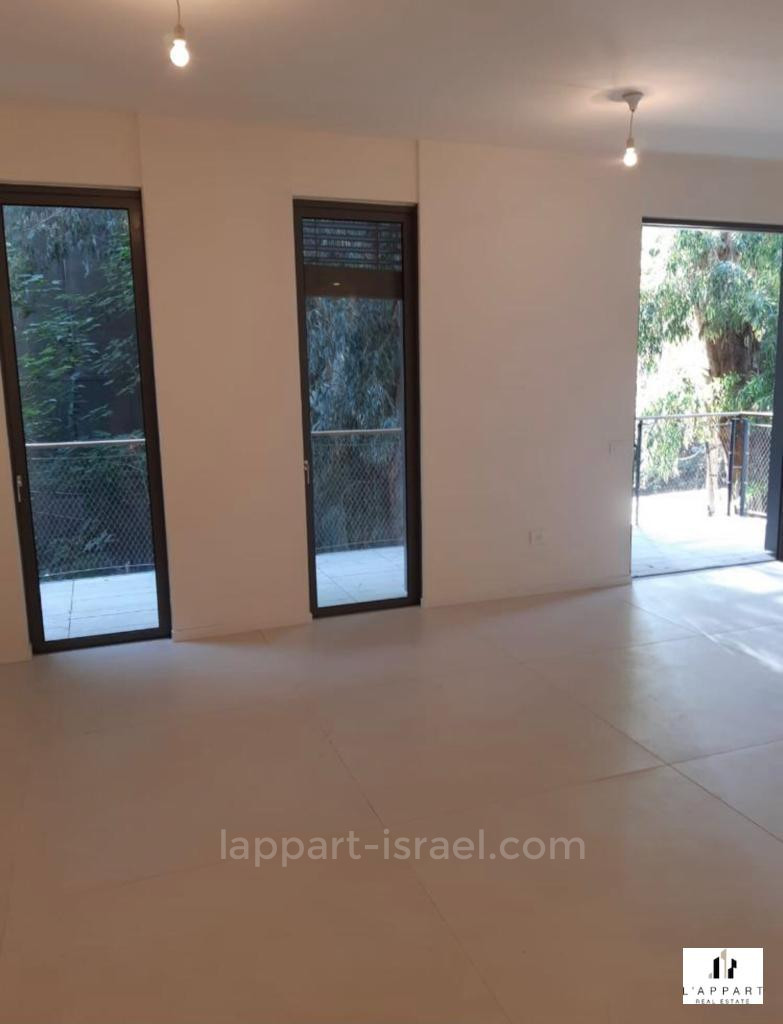 Apartment 3 Rooms Tel Aviv Lev Tel-Aviv 175-IBL-3200