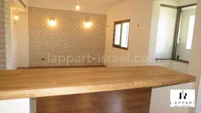 Apartment 3 rooms Tel Aviv City center 175-IBL-3245