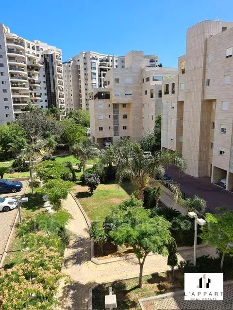 Apartment 4 rooms Tel Aviv Ramat Aviv 175-IBL-3246