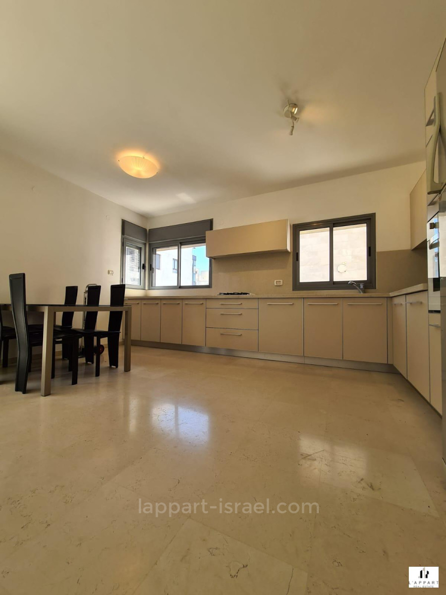 Apartment 4 Rooms Tel Aviv Ramat Aviv 175-IBL-3246