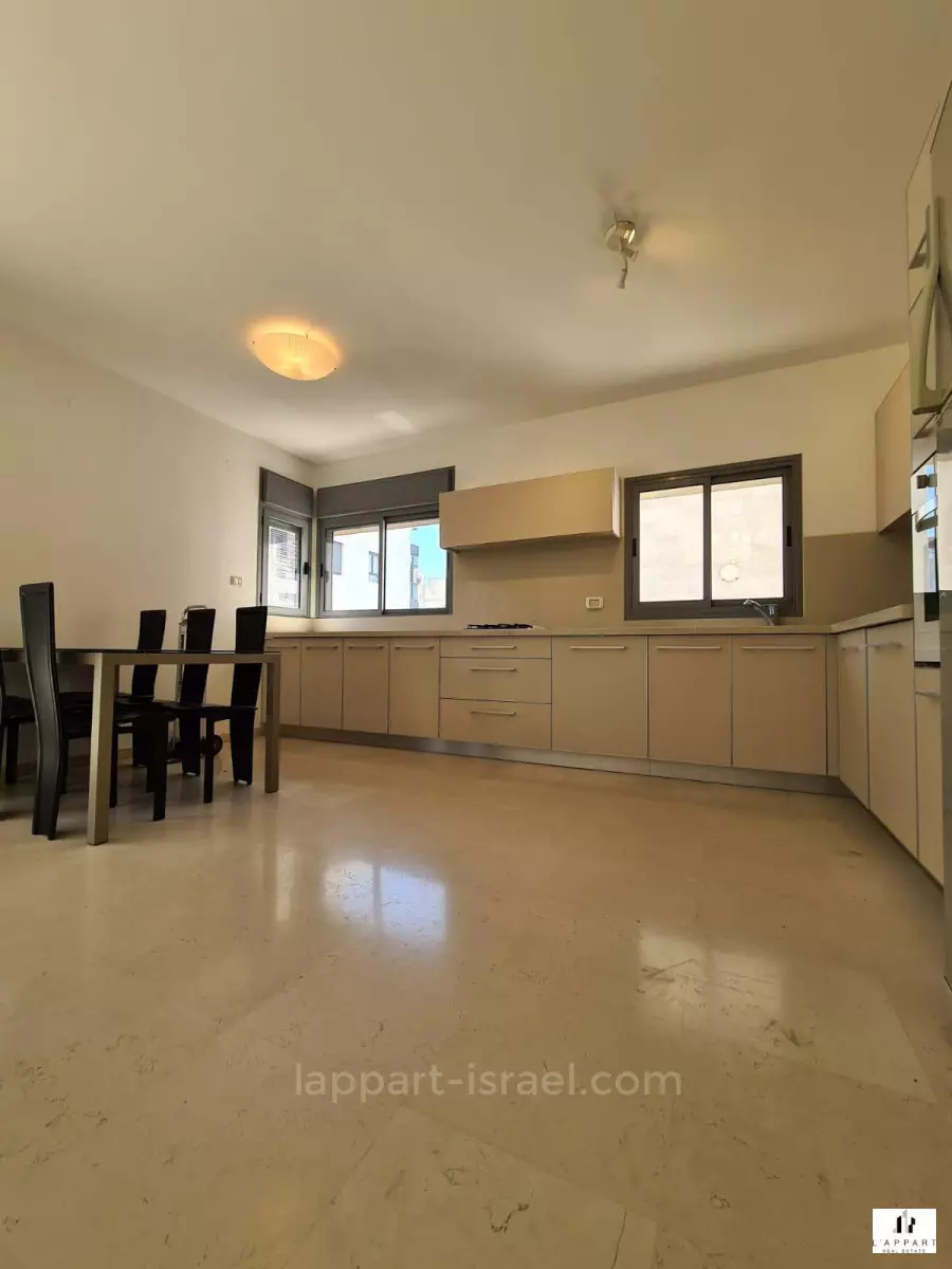 Apartment 4 rooms Tel Aviv Ramat Aviv 175-IBL-3246