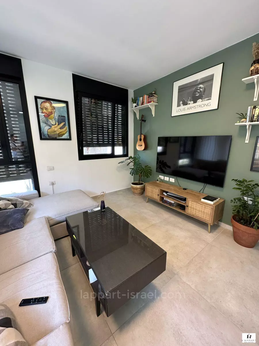 Apartment 3 rooms Tel Aviv City center 175-IBL-3267