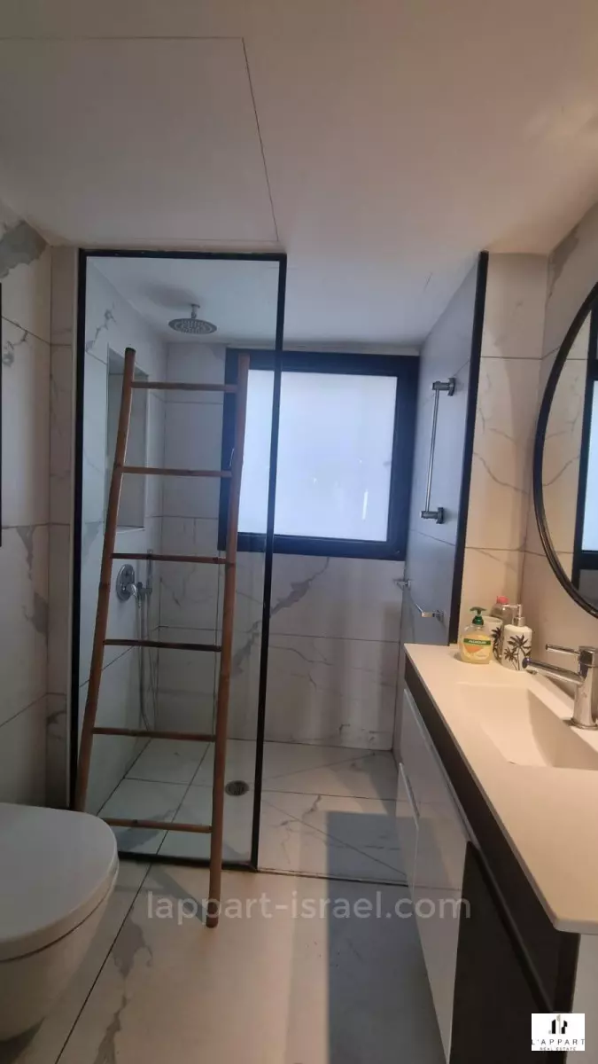 Apartment 3 rooms Tel Aviv First sea line 175-IBL-3285