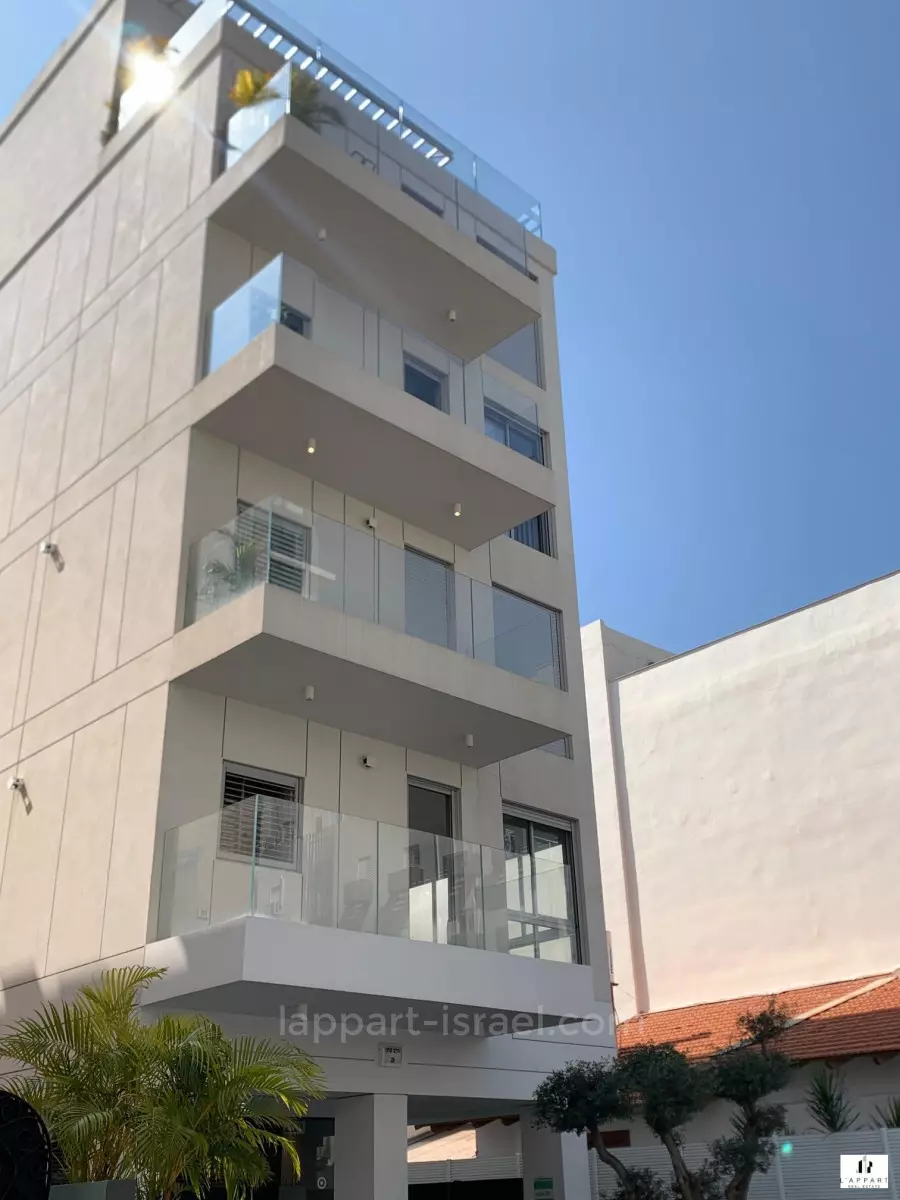 Apartment 2 rooms Tel Aviv quarter of the sea 175-IBL-3289