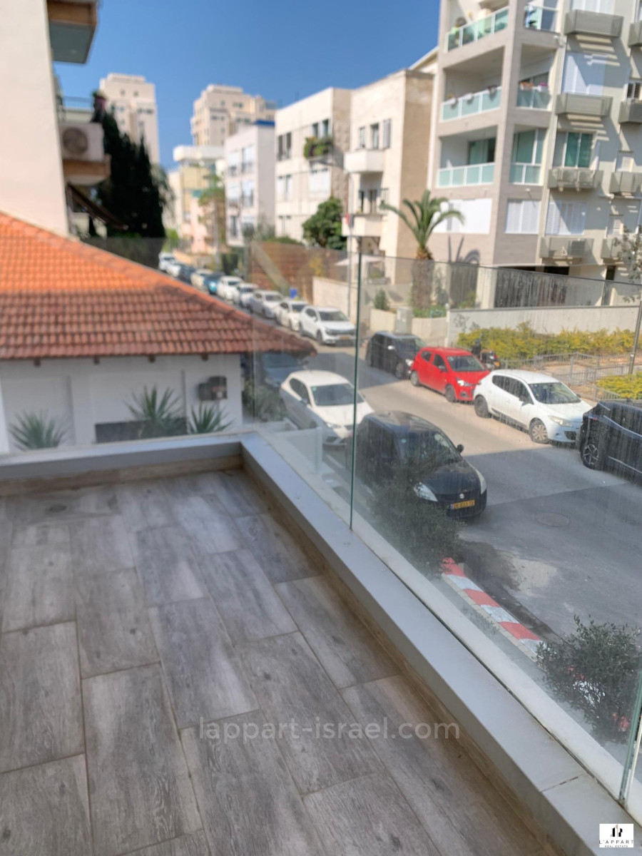 Apartment 2 Rooms Tel Aviv quarter of the sea 175-IBL-3289