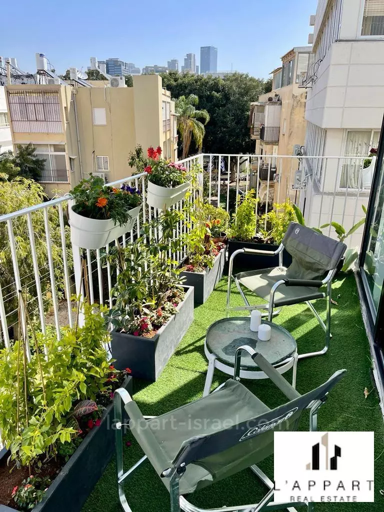 Apartment 4 rooms Tel Aviv City center 175-IBL-3313