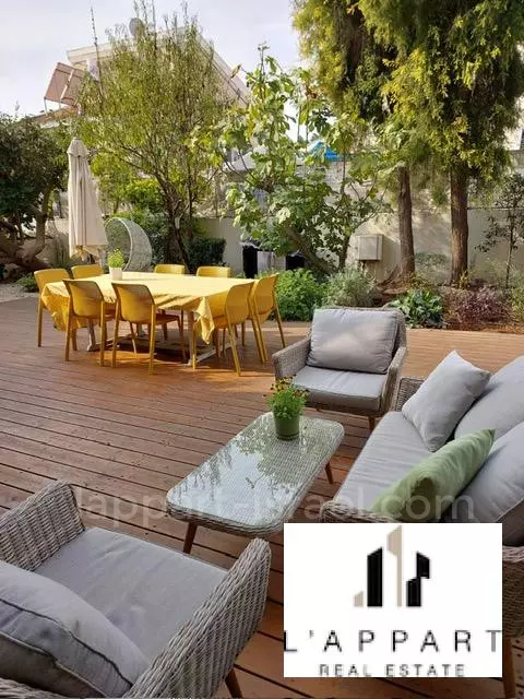 Villa 7 rooms Yehud Yehud 175-IBL-3320