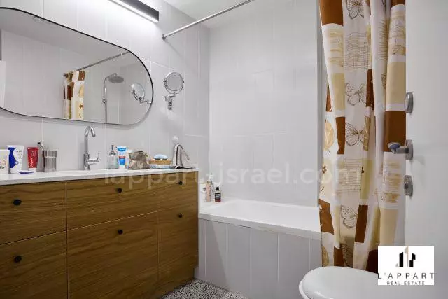 Apartment 4 rooms Tel Aviv City center 175-IBL-3341