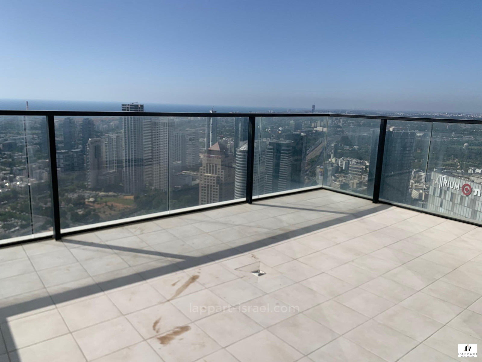 Apartment 5 Rooms Givataim City 175-IBL-3351