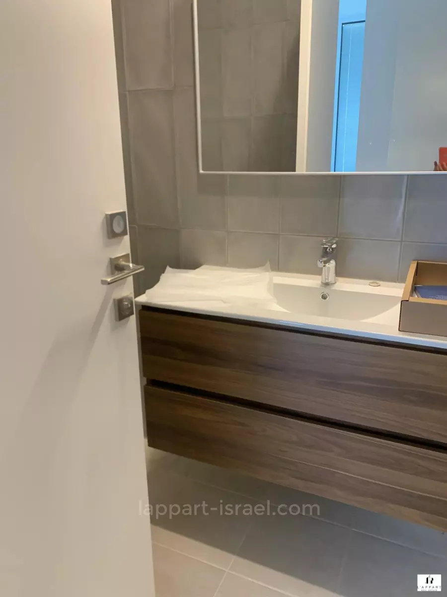 Apartment 5 rooms Givataim City 175-IBL-3354