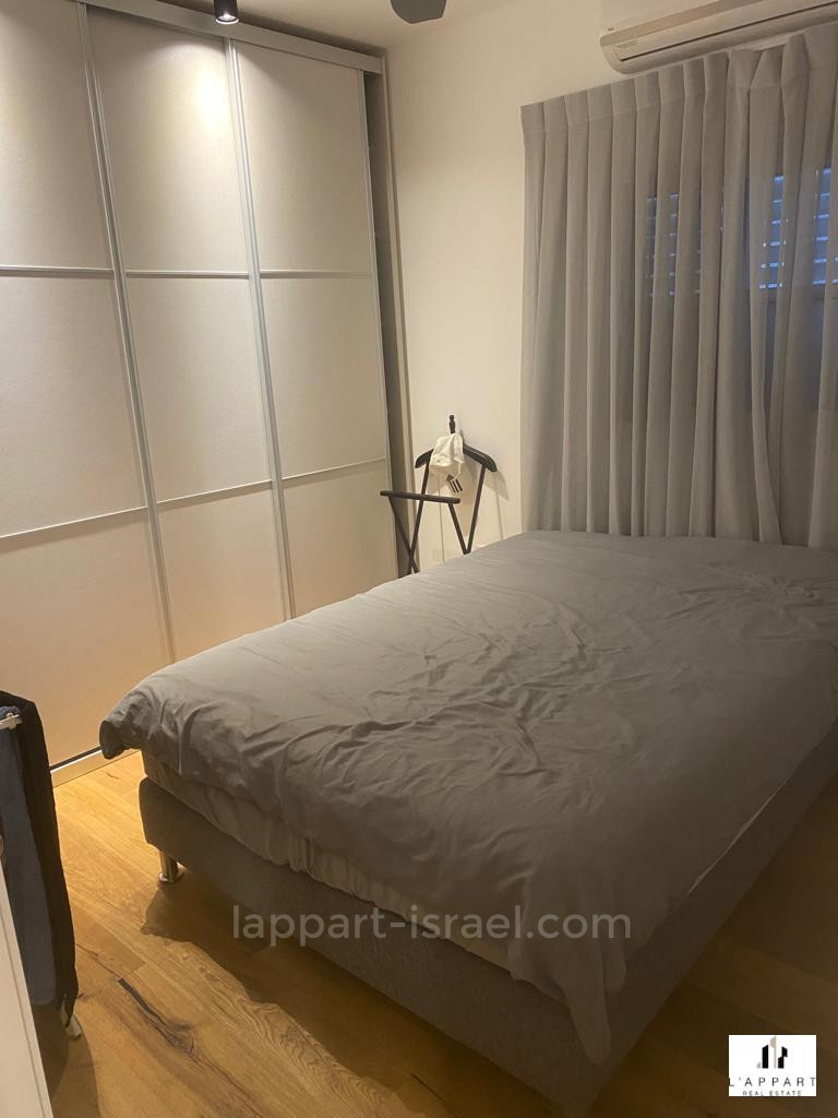 Apartment 3 Rooms Tel Aviv quarter of the sea 175-IBL-3362