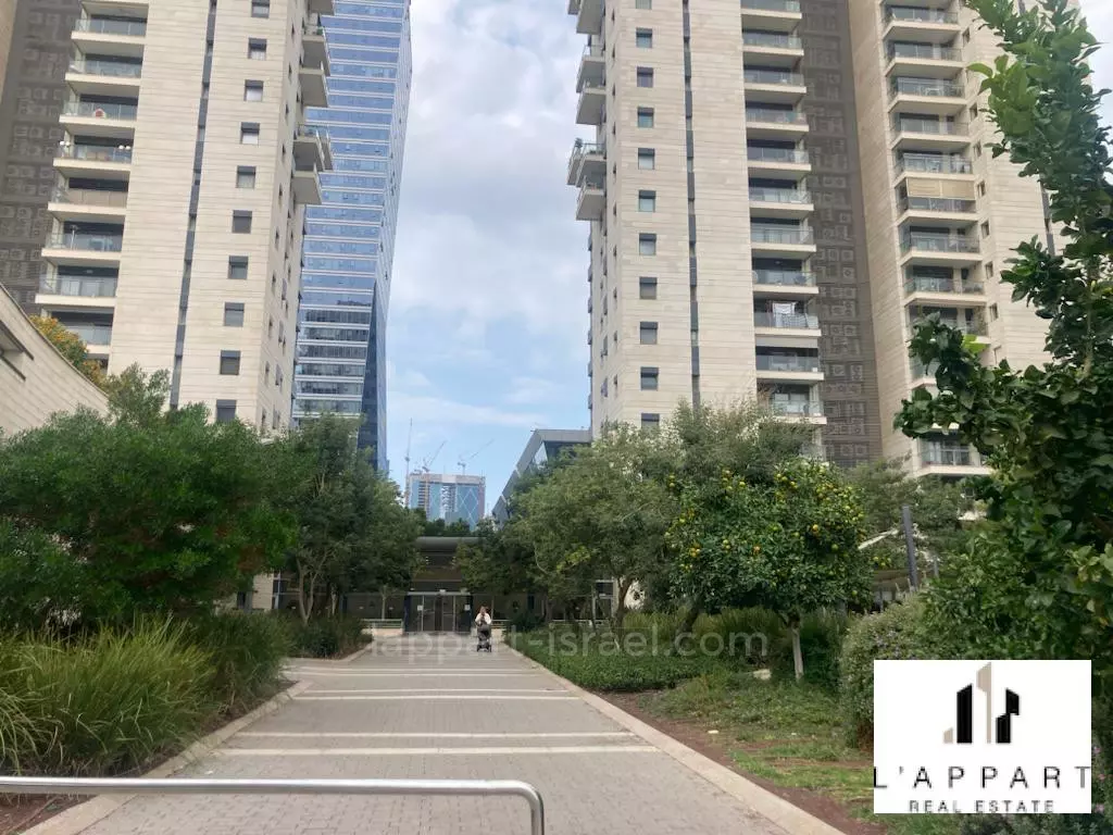 Apartment 3.5 rooms Tel Aviv Bitsaron 175-IBL-3363