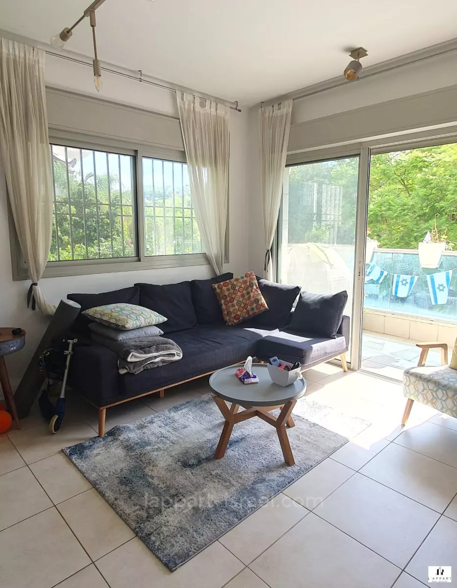 Apartment 3 rooms Tel Aviv City center 175-IBL-3379