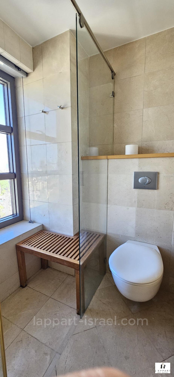 Apartment 4 Rooms Tel Aviv Lev Tel-Aviv 175-IBL-3380