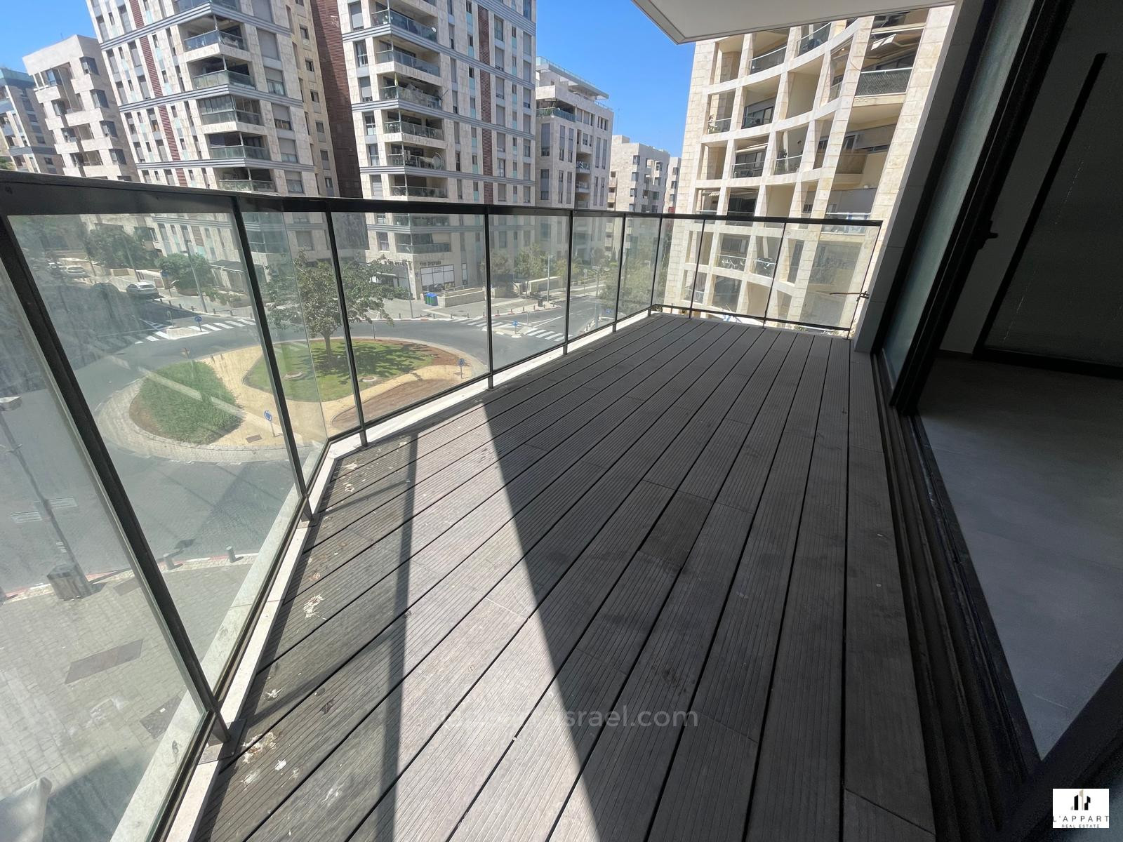 Apartment 5 Rooms Tel Aviv Ramat Aviv 175-IBL-3384