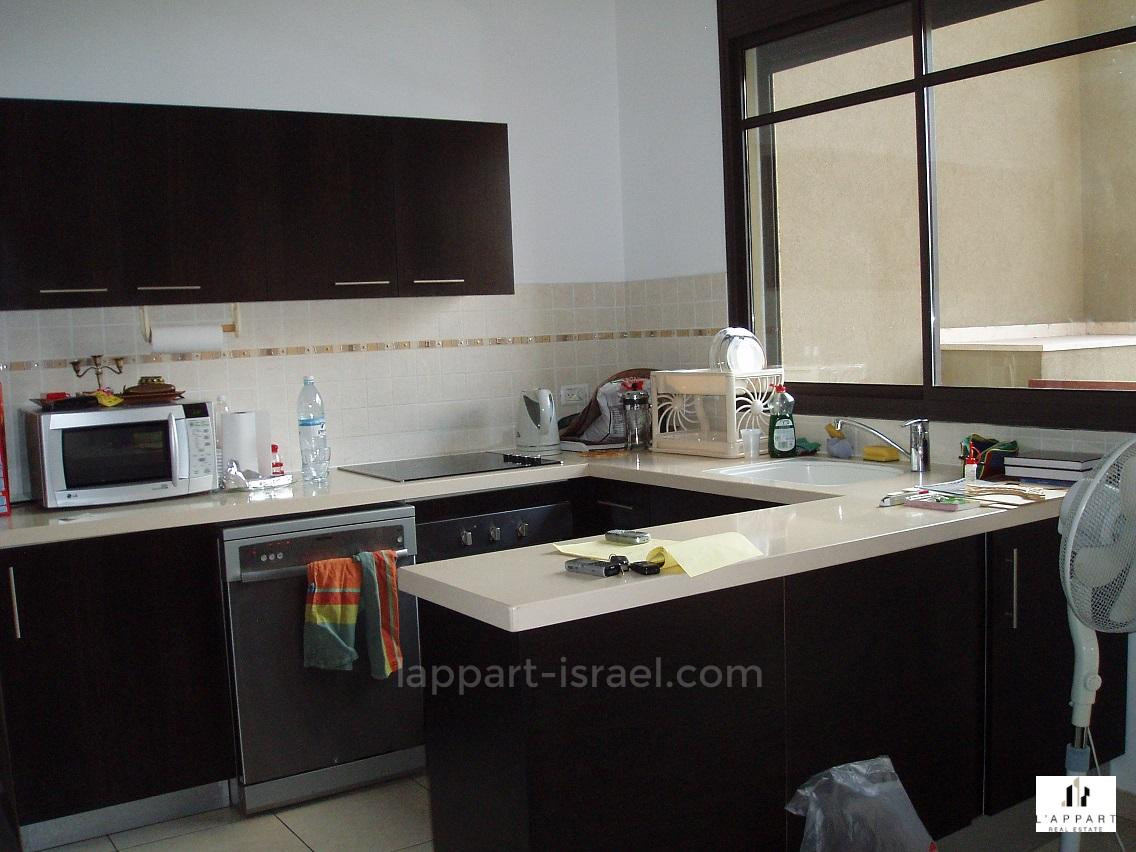 Apartment 4.5 Rooms Tel Aviv Kerem Hatemanim 175-IBL-3385