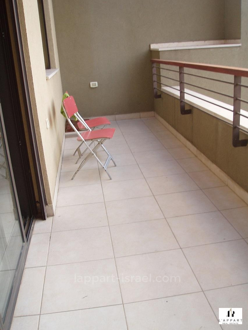 Apartment 4.5 Rooms Tel Aviv Kerem Hatemanim 175-IBL-3385