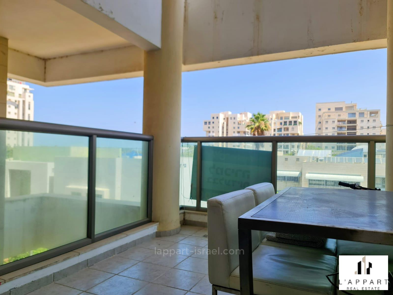 Apartment 4 Rooms Tel Aviv Ramat Aviv 175-IBL-3386