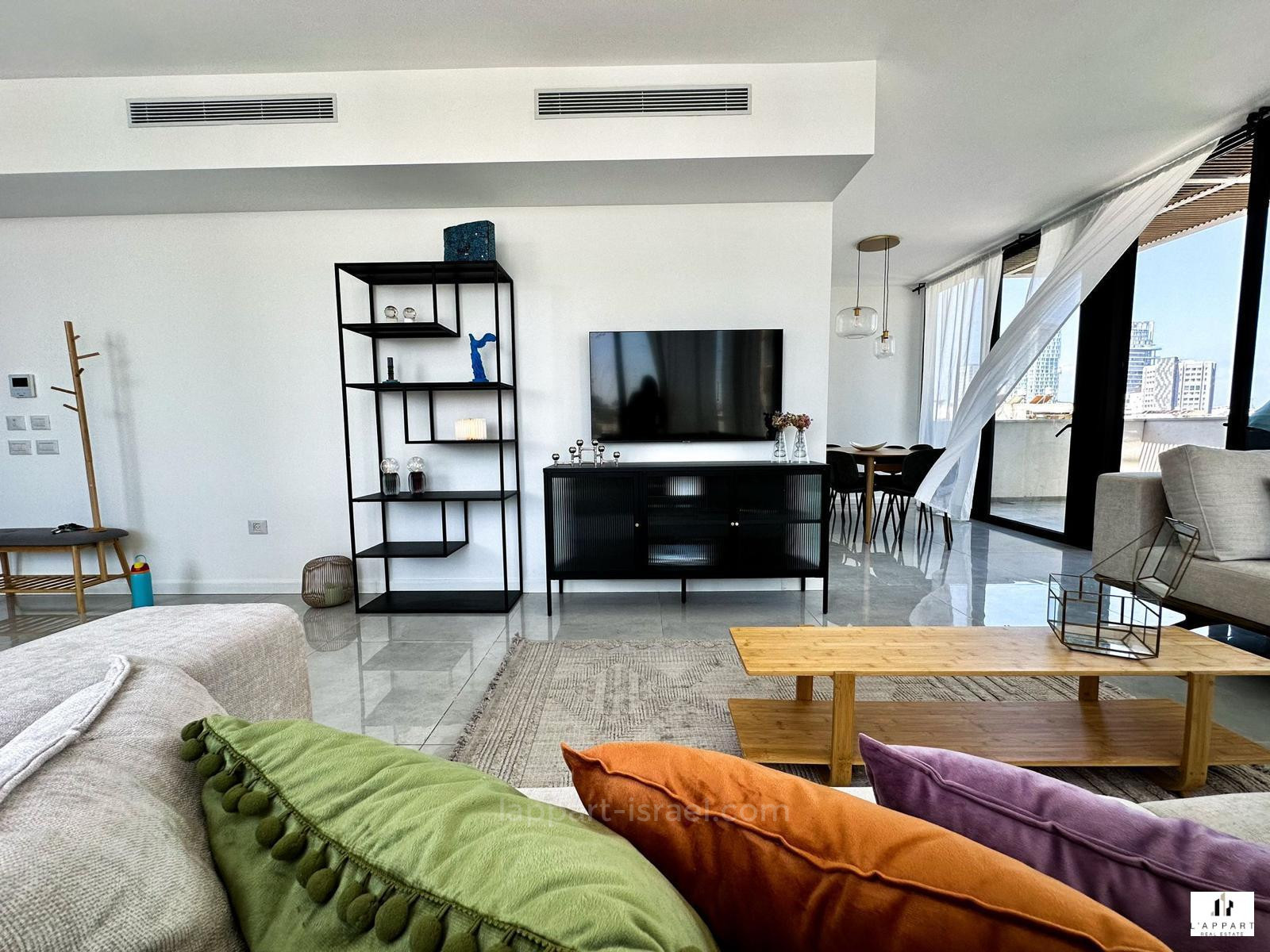 Penthouse 4 Rooms Tel Aviv quarter of the sea 175-IBL-3387