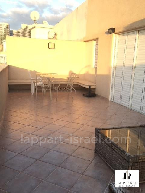 Penthouse 3 Rooms Tel Aviv Kikar Hamedina 175-IBL-3394