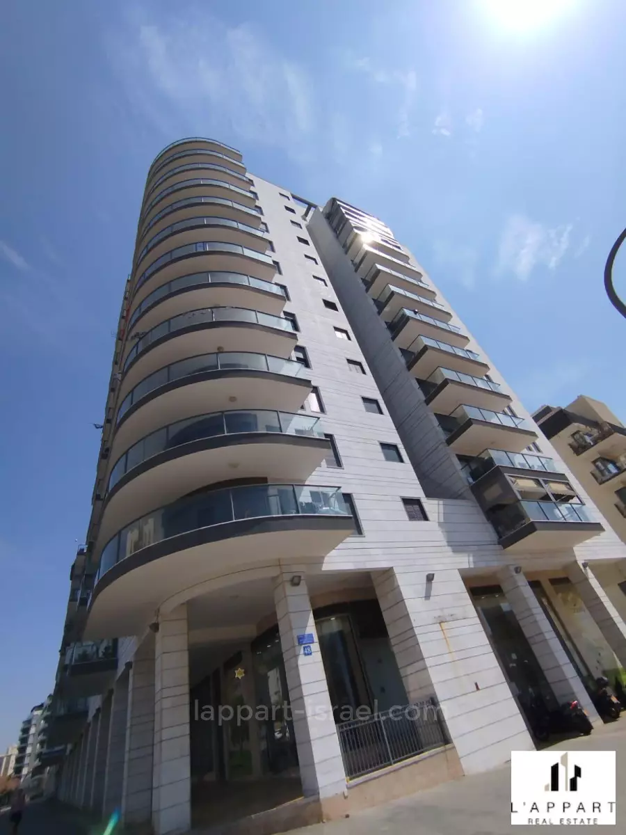 Apartment 4 Rooms Tel Aviv Kefar Shalem 175-IBL-3398